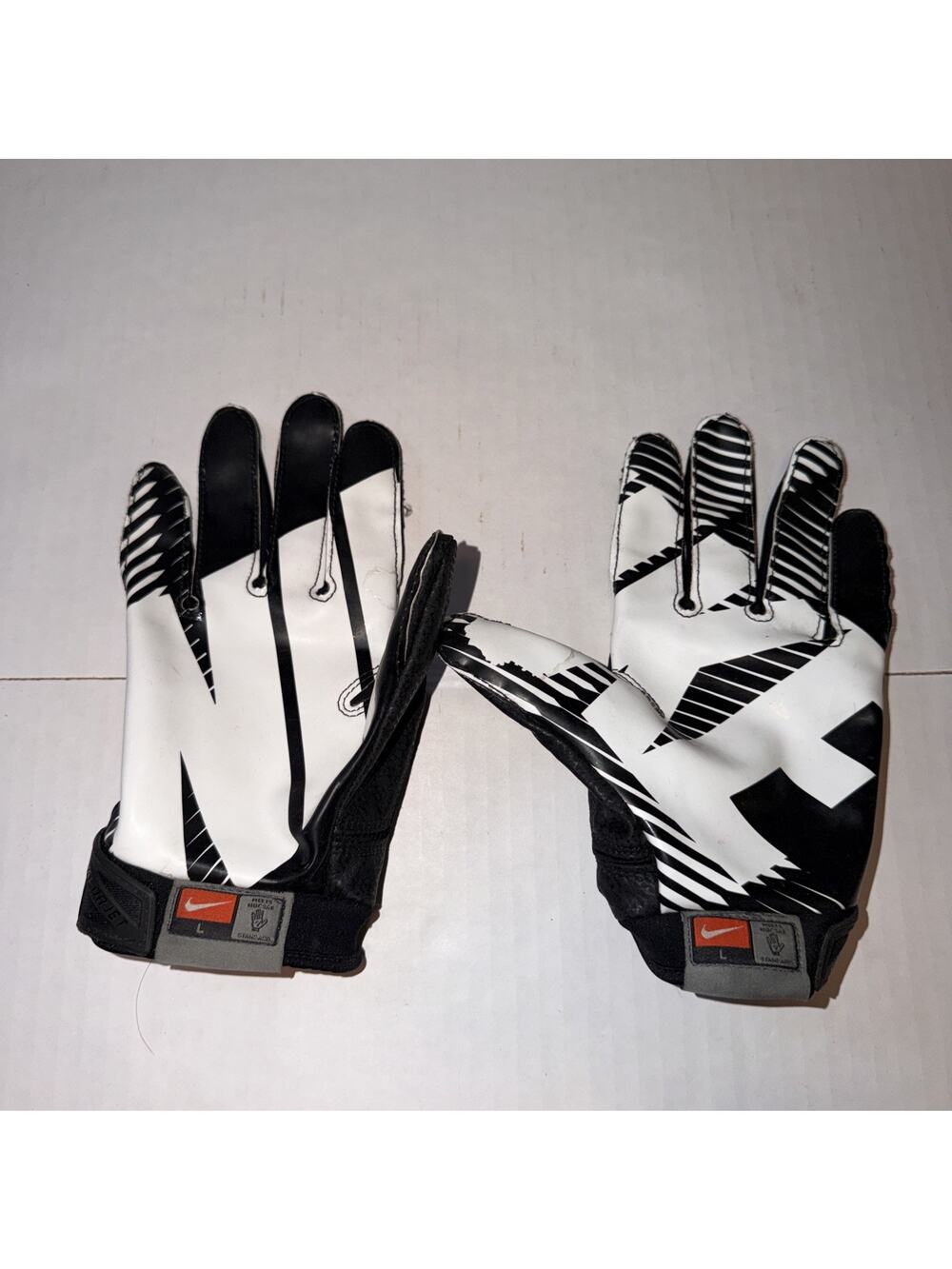 Nike VaporJet Mens Large Black White Football Gloves